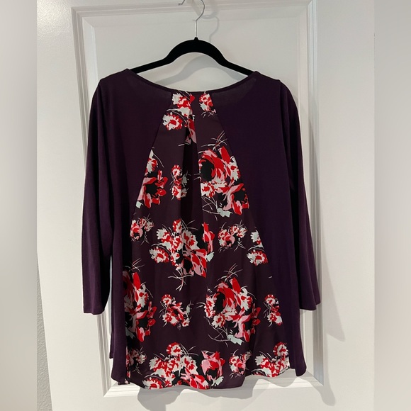 Women’s size large. - Picture 2 of 3